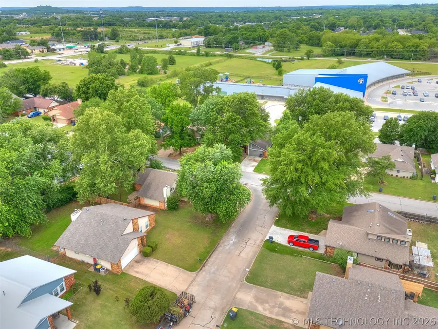 1210 E 139th Street, Glenpool, OK 74033 - #3