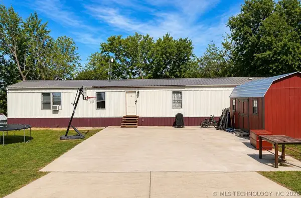 13445 New Lake Road, Henryetta, OK 74437
