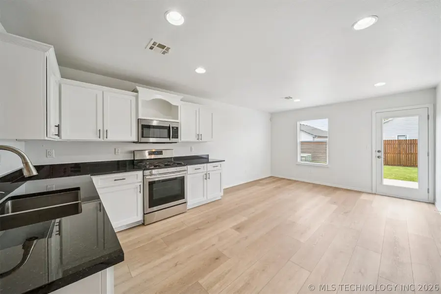 11084 N 116th Avenue E, Owasso, OK 74055 - #3