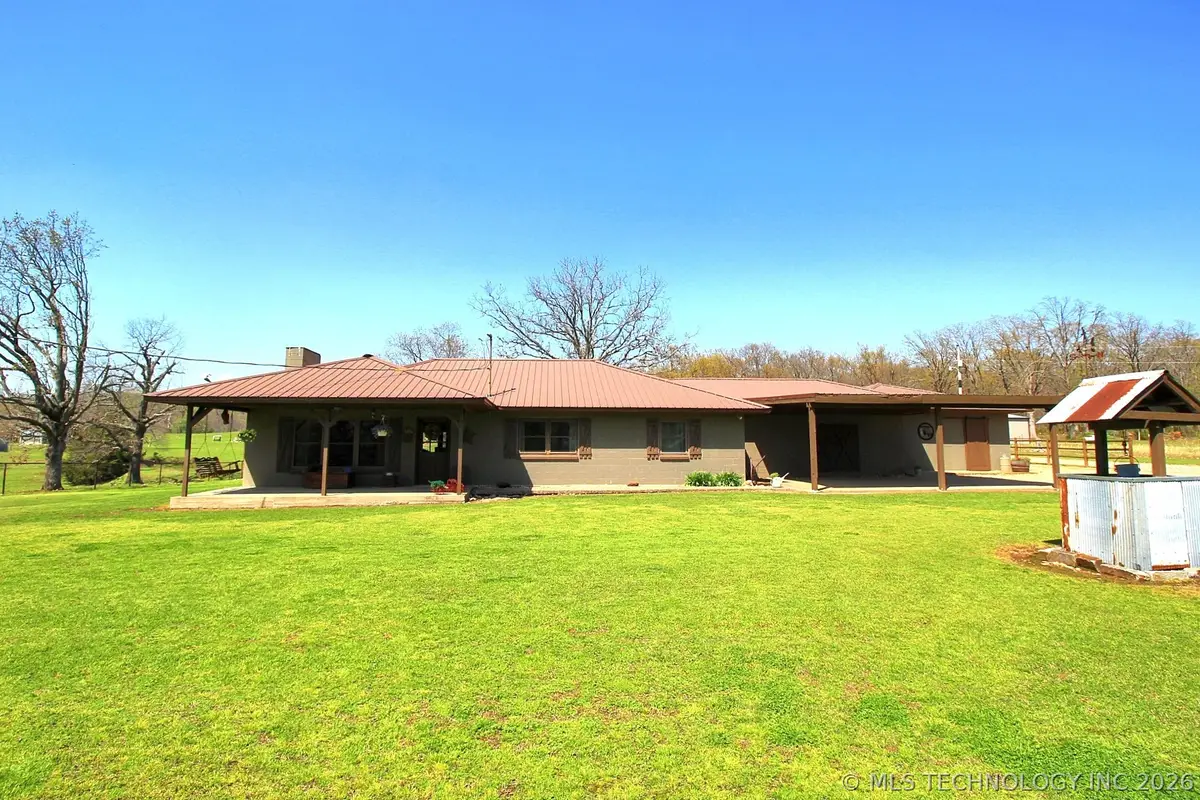 465501 E 800 Road, Stilwell, OK 74960 - #1