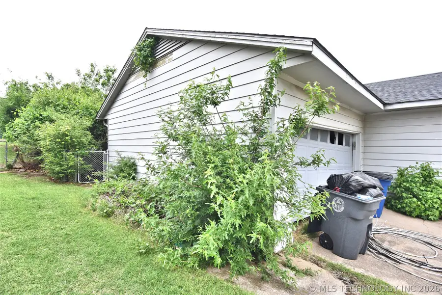 5807 E 22nd Place S, Tulsa, OK 74114 - #3