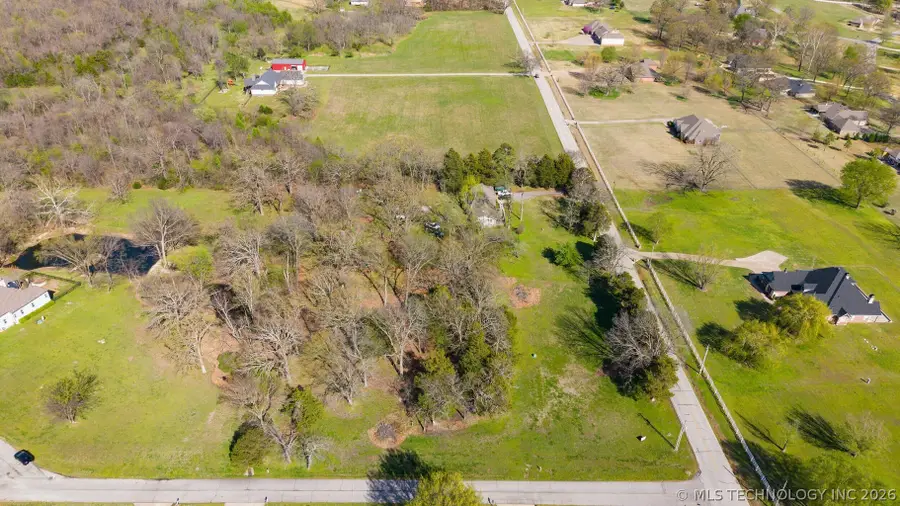 27 S 592 Place, Grove, OK 74344 - #3
