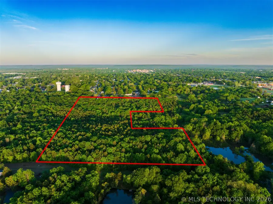 1928 E 9th Street, Okmulgee, OK 74447 - #2