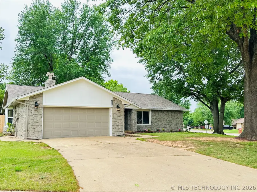 1409 W Baton Rouge Circle, Broken Arrow, OK 74011 - #2