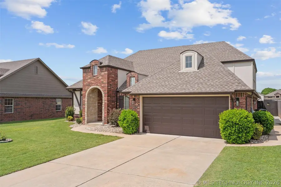3202 Stonewall Drive, Bartlesville, OK 74006 - #2