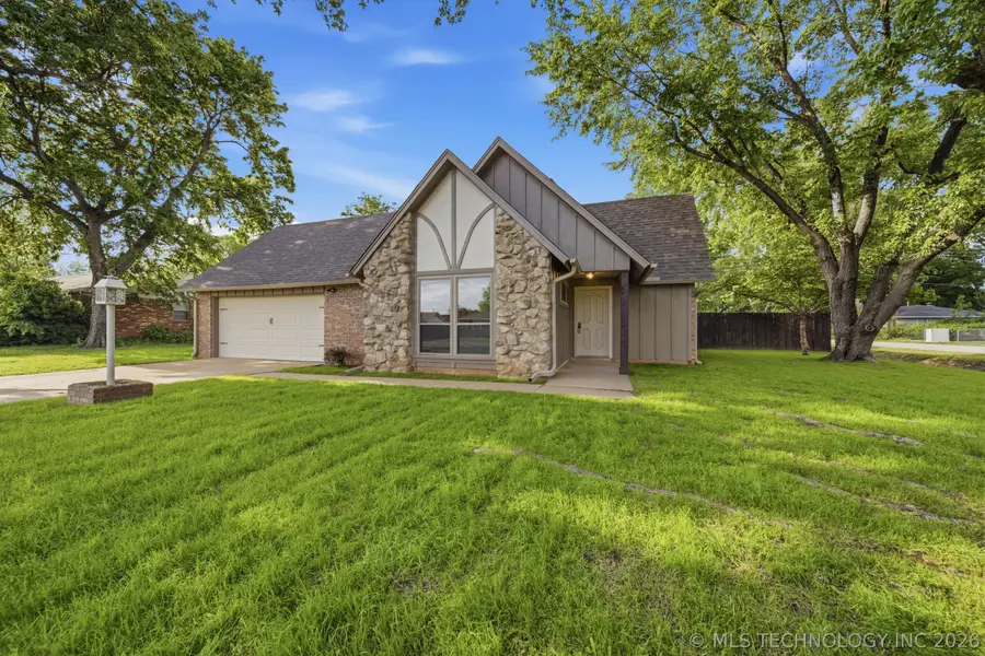 1007 W D Street, Jenks, OK 74037 - #2
