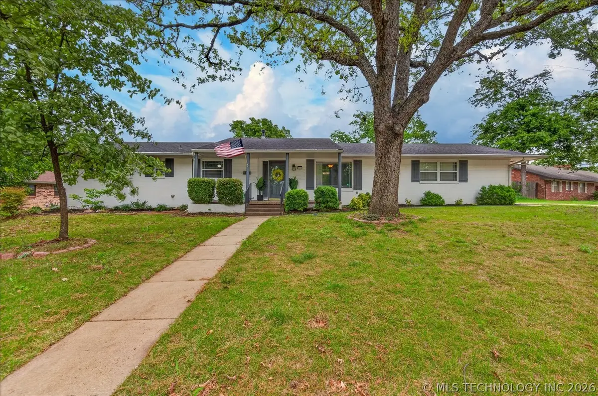 926 Sandstone Drive, Bartlesville, OK 74006 - #1