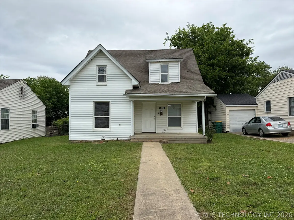 1009 E Thompson Avenue, Sapulpa, OK 74066 - #1