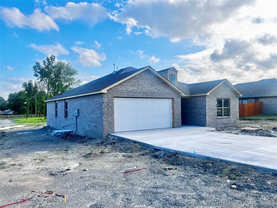 5827 Coldspring Lane, Bartlesville, OK 74006 - #3