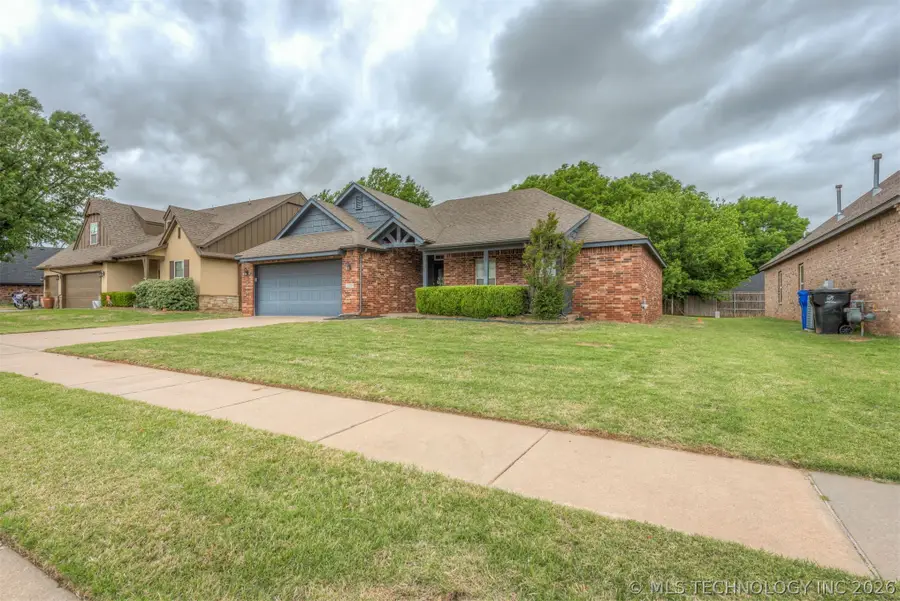 3220 W Mobile Street, Broken Arrow, OK 74011 - #2