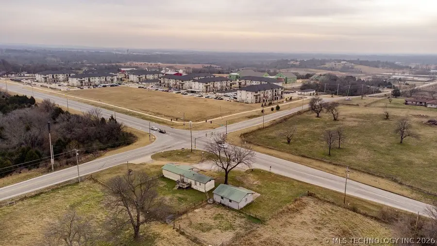 8021 E 86th Street N, Owasso, OK 74055 - #3