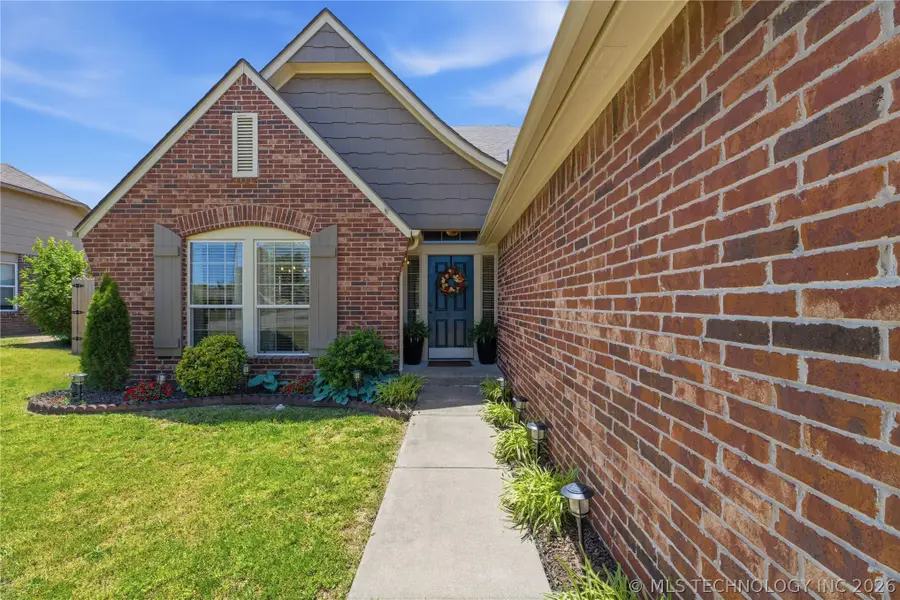 3009 Lincoln Road, Bartlesville, OK 74006 - #2