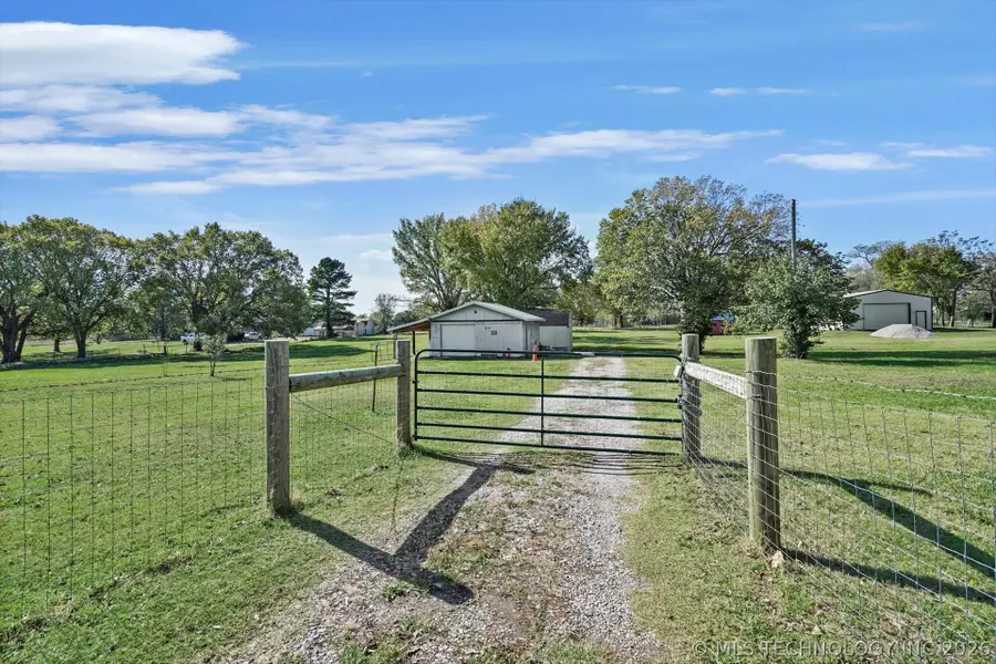 8730 E 136th Street N, Collinsville, OK 74021 - #2