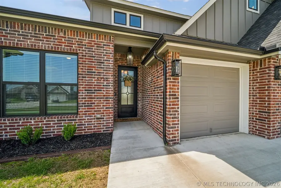 5730 E 141st Place N, Collinsville, OK 74021 - #2