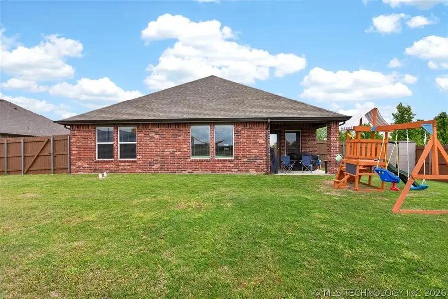 1518 S 72nd Place, Broken Arrow, OK 74014 - #2