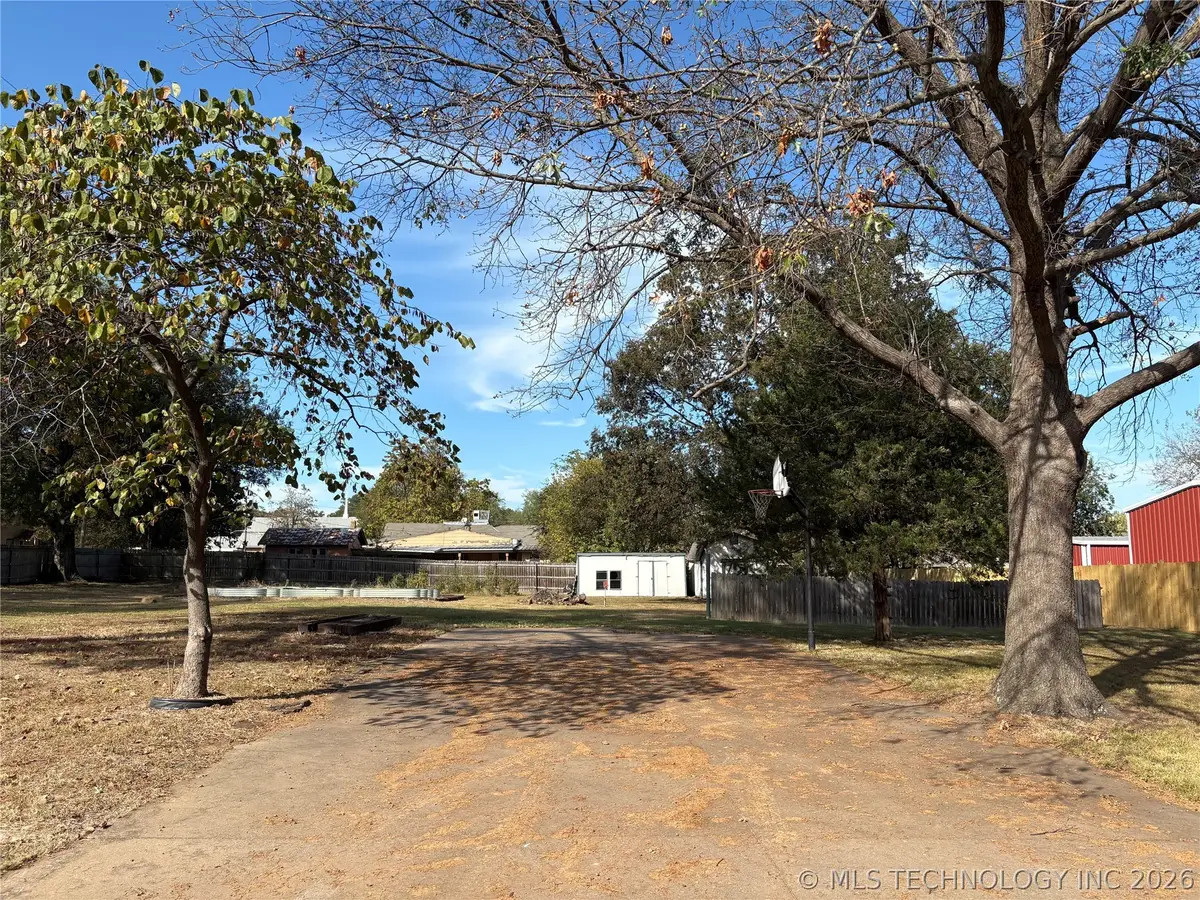 701 NE 4th Street, Wagoner, OK 74467 - #1