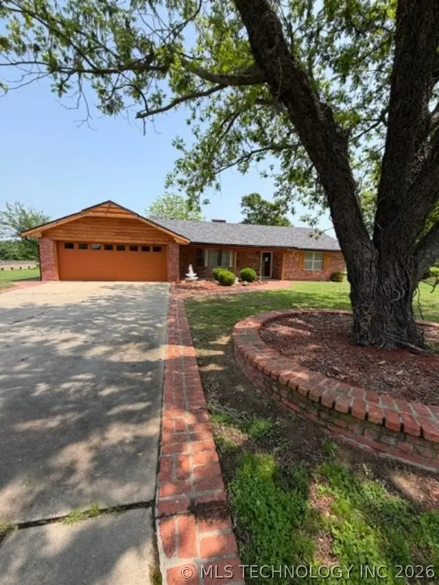 202 Sooner, Holdenville, OK 74848 - #3