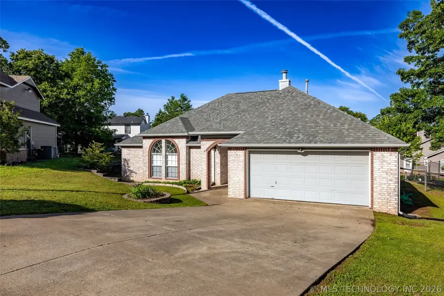 3712 Silver Oak Court, Tulsa, OK 74107 - #3