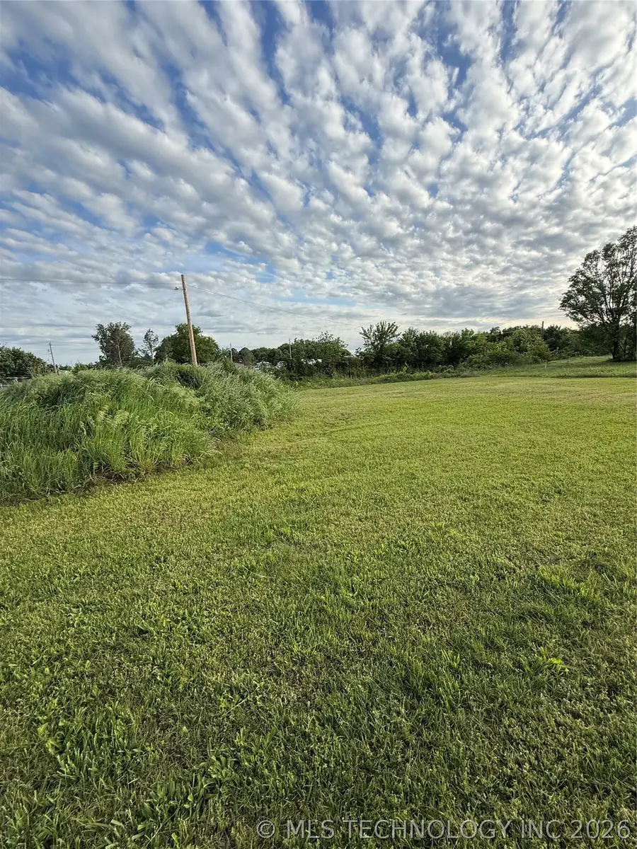 805 Robertson Hwy, Henryetta, OK 74437 - #3