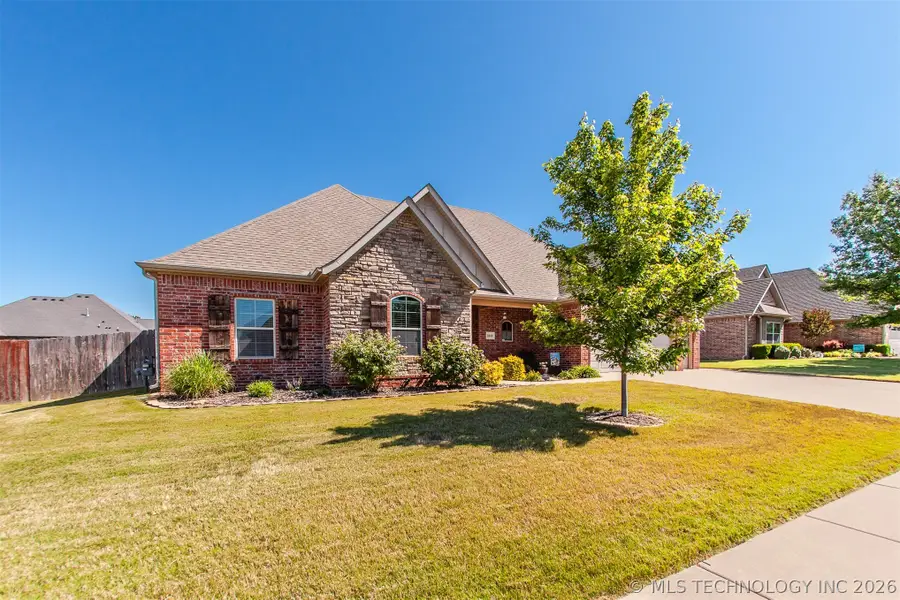 5610 Nottingham Place, Bartlesville, OK 74006 - #3