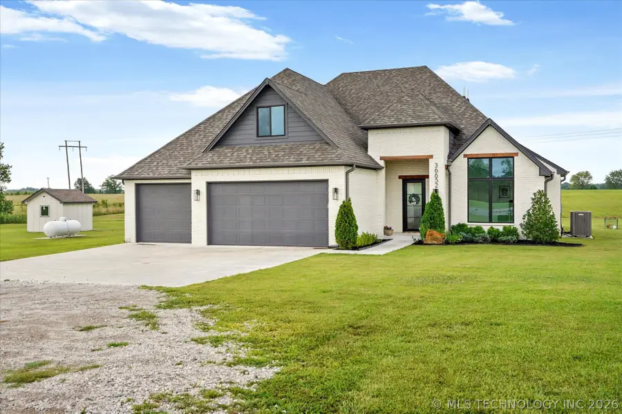 36652 E 141st Street S, Coweta, OK 74429 - #3