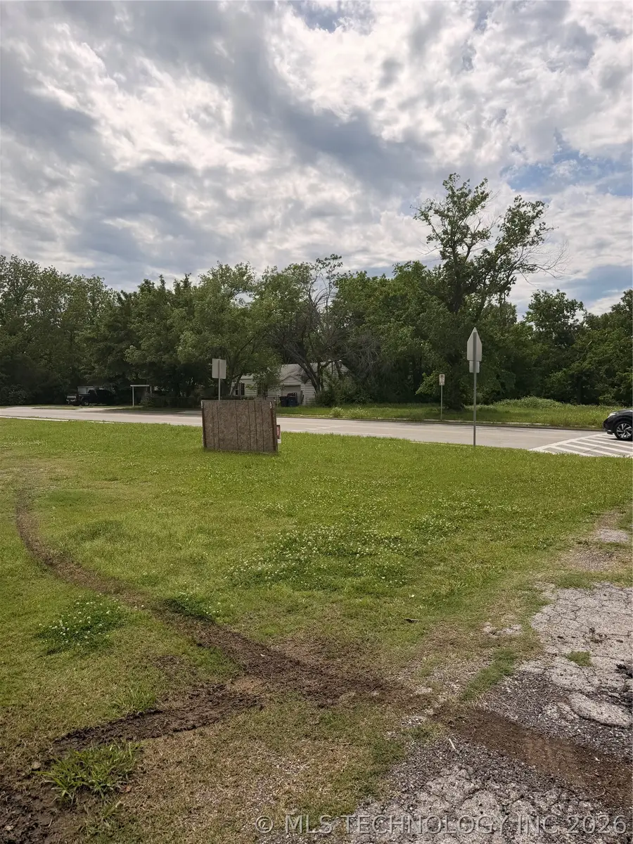 4801 S 33rd West Avenue, Tulsa, OK 74107 - #3