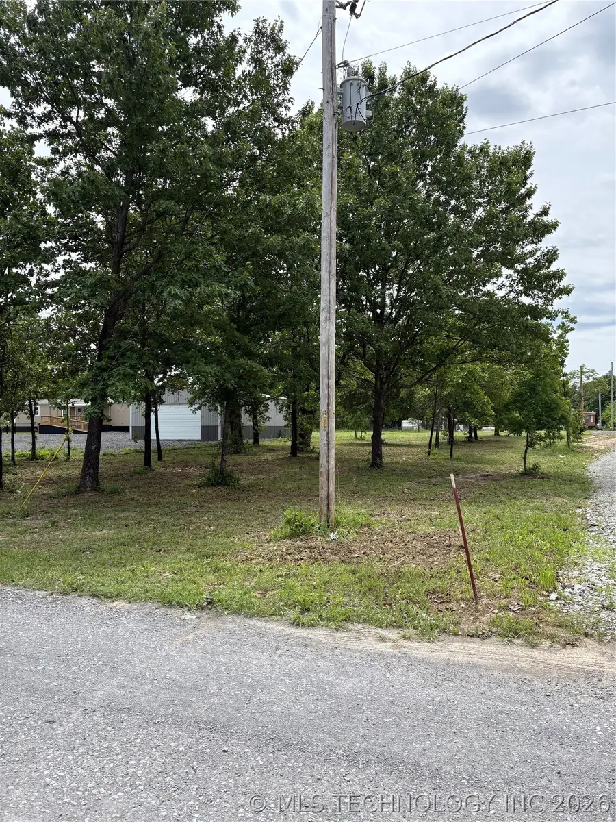 5 Siers Road, Eufaula, OK 74432 - #2