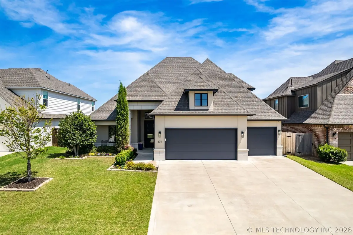 8711 S Phoenix Place, Tulsa, OK 74132 - #1