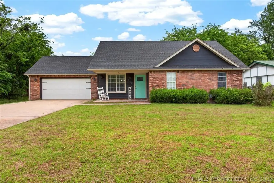610 N Main Street, Wagoner, OK 74467 - #2
