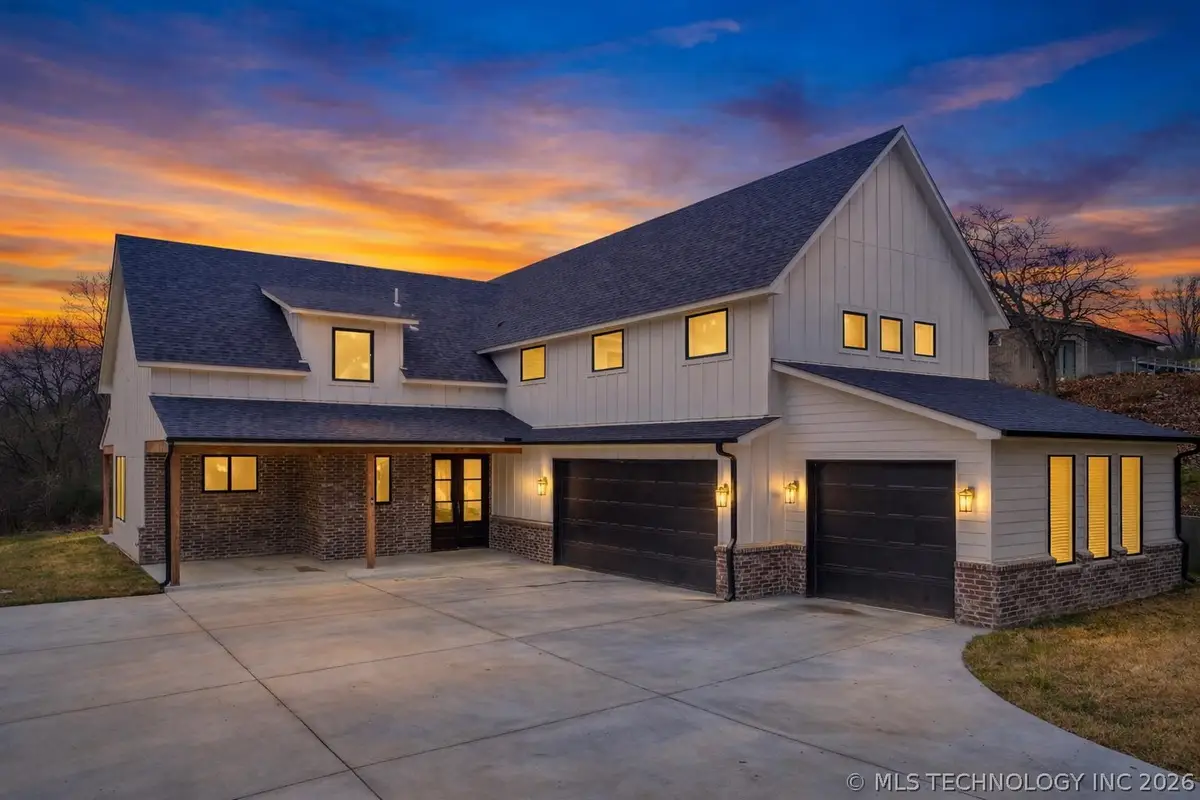1000 S Moccasin Place, Sapulpa, OK 74066 - #1
