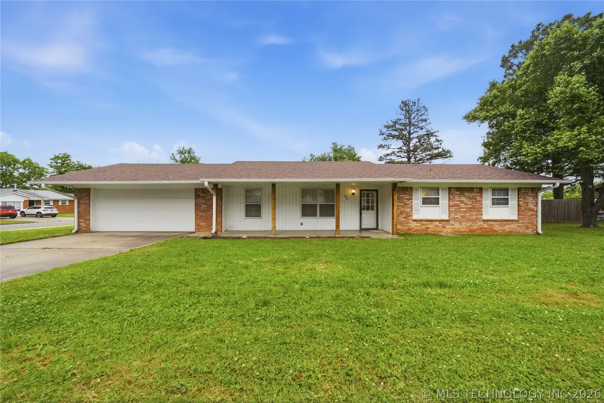 230 N Davis Avenue, Claremore, OK 74017 - #1