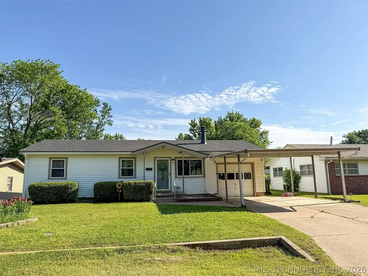 318 E Maple Street, Skiatook, OK 74070 - #1