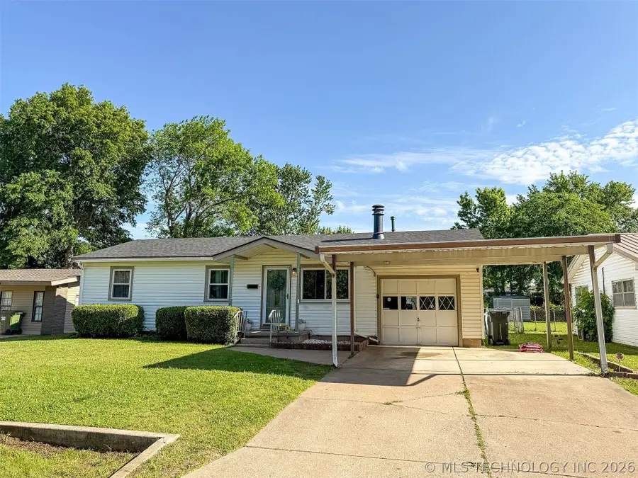 318 E Maple Street, Skiatook, OK 74070 - #2
