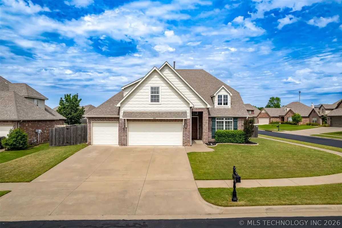 9407 N 96th East Avenue, Owasso, OK 74055 - #1