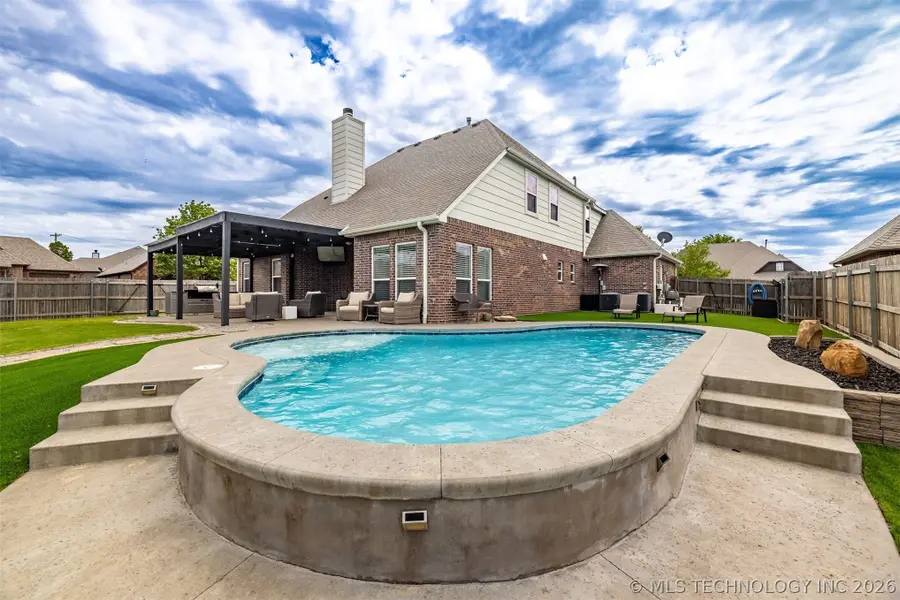 9407 N 96th East Avenue, Owasso, OK 74055 - #2