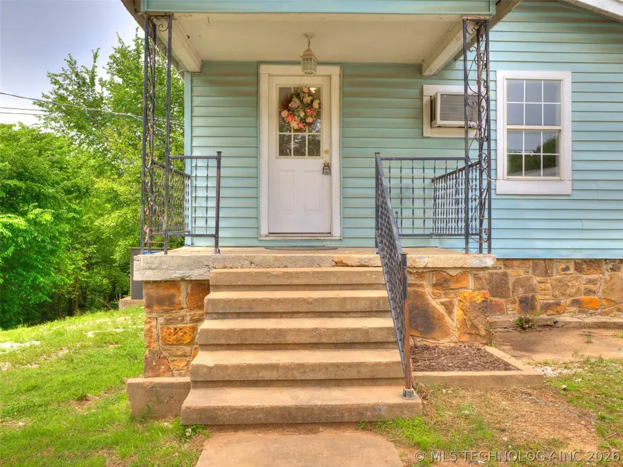 1028 Valley Drive, Sand Springs, OK 74063 - #2