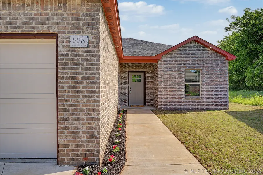 228 E Woodrow Street, Tulsa, OK 74106 - #2
