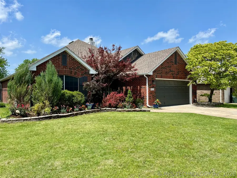 9922 N 120th Avenue E, Owasso, OK 74055 - #2