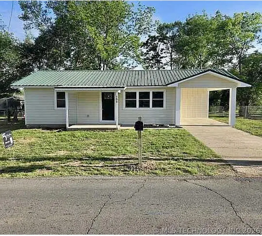 706 E Redwood Avenue N, Sallisaw, OK 74955 - #2