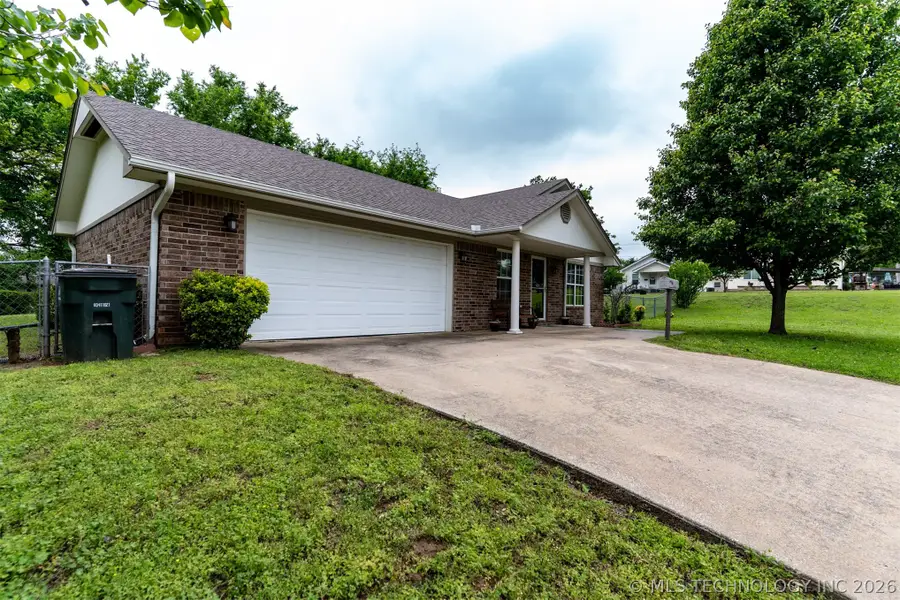 411 S Roland Street, Bristow, OK 74010 - #2