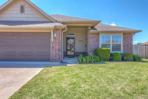 1228 E 134th Street, Glenpool, OK 74033