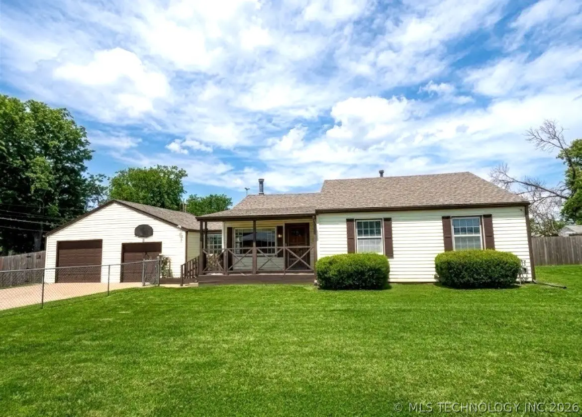 4318 Michigan Street, Bartlesville, OK 74006 - #1