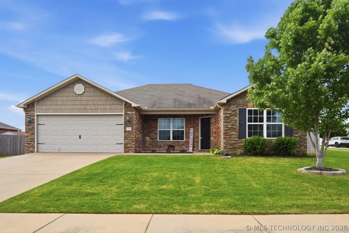 2709 W Charlotte Street, Broken Arrow, OK 74011 - #1