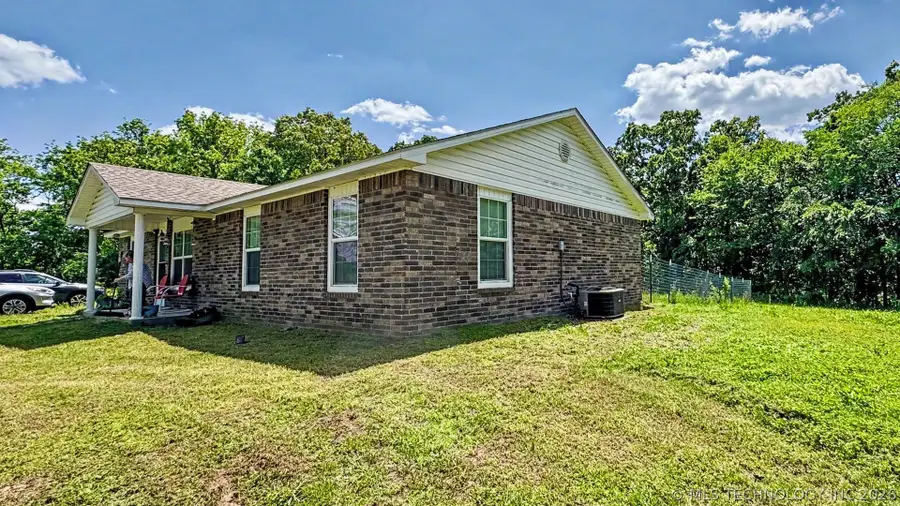 83248 S 4670 Road, Stilwell, OK 74960 - #2