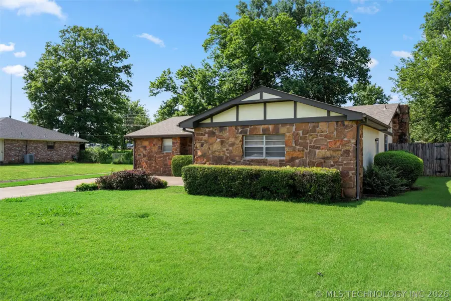 3812 Fairview Road, Bartlesville, OK 74006 - #2