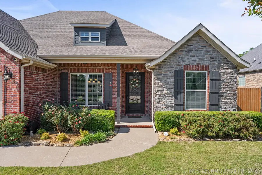 5602 Aspen Avenue, Bartlesville, OK 74006 - #3