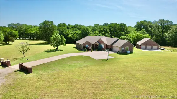 418970 E 1152 Road, Checotah, OK 74426
