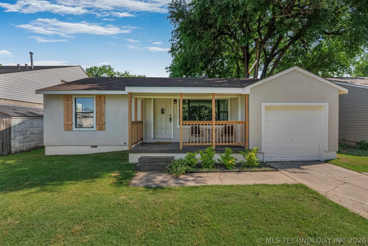 252 E 45th Place, Tulsa, OK 74105 - #1