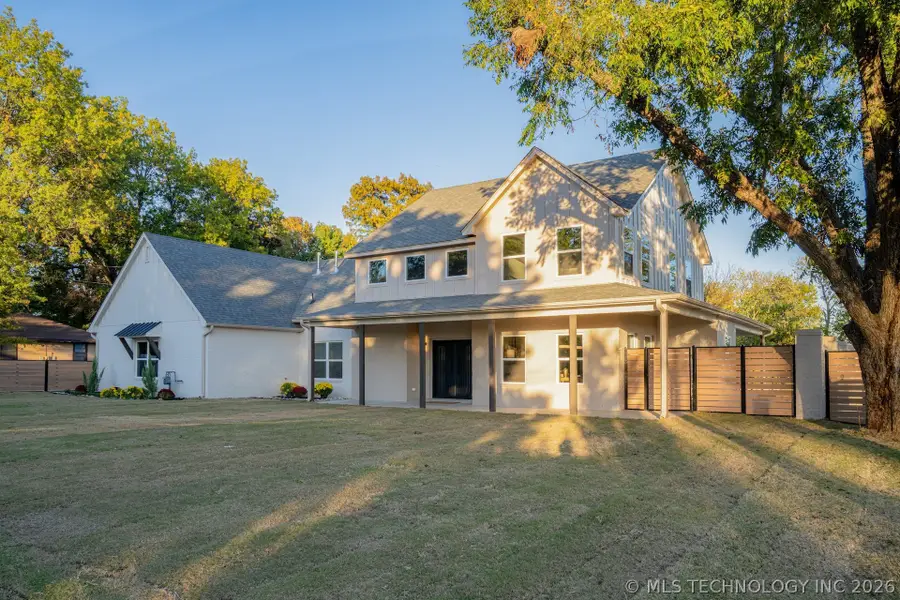 4929 S Columbia Avenue, Tulsa, OK 74105 - #2