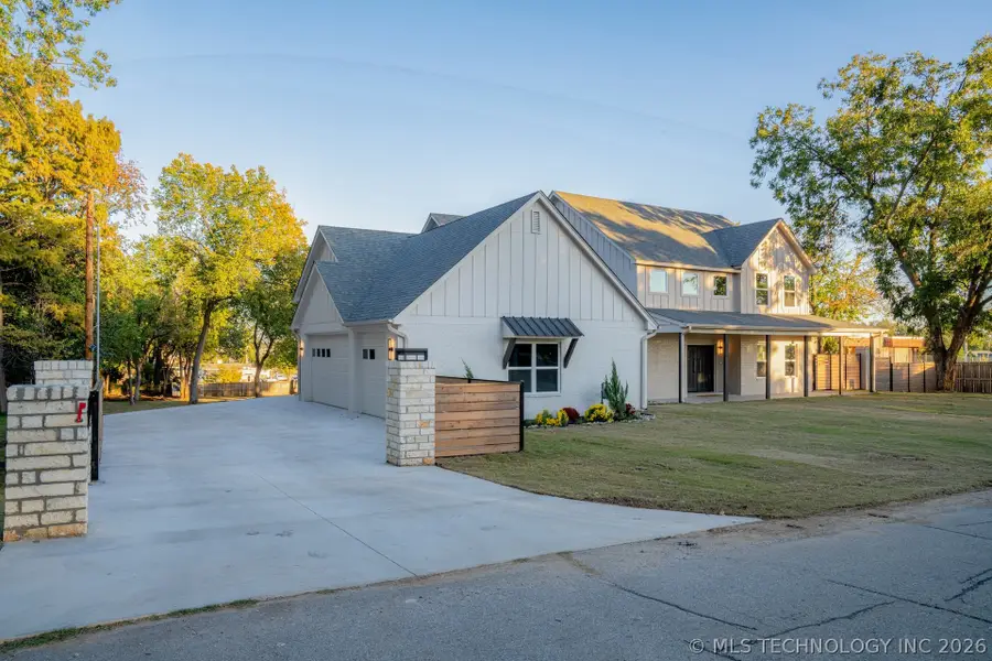 4929 S Columbia Avenue, Tulsa, OK 74105 - #3